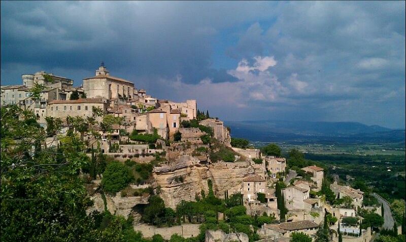 village du luberon à deux pas de rustrel